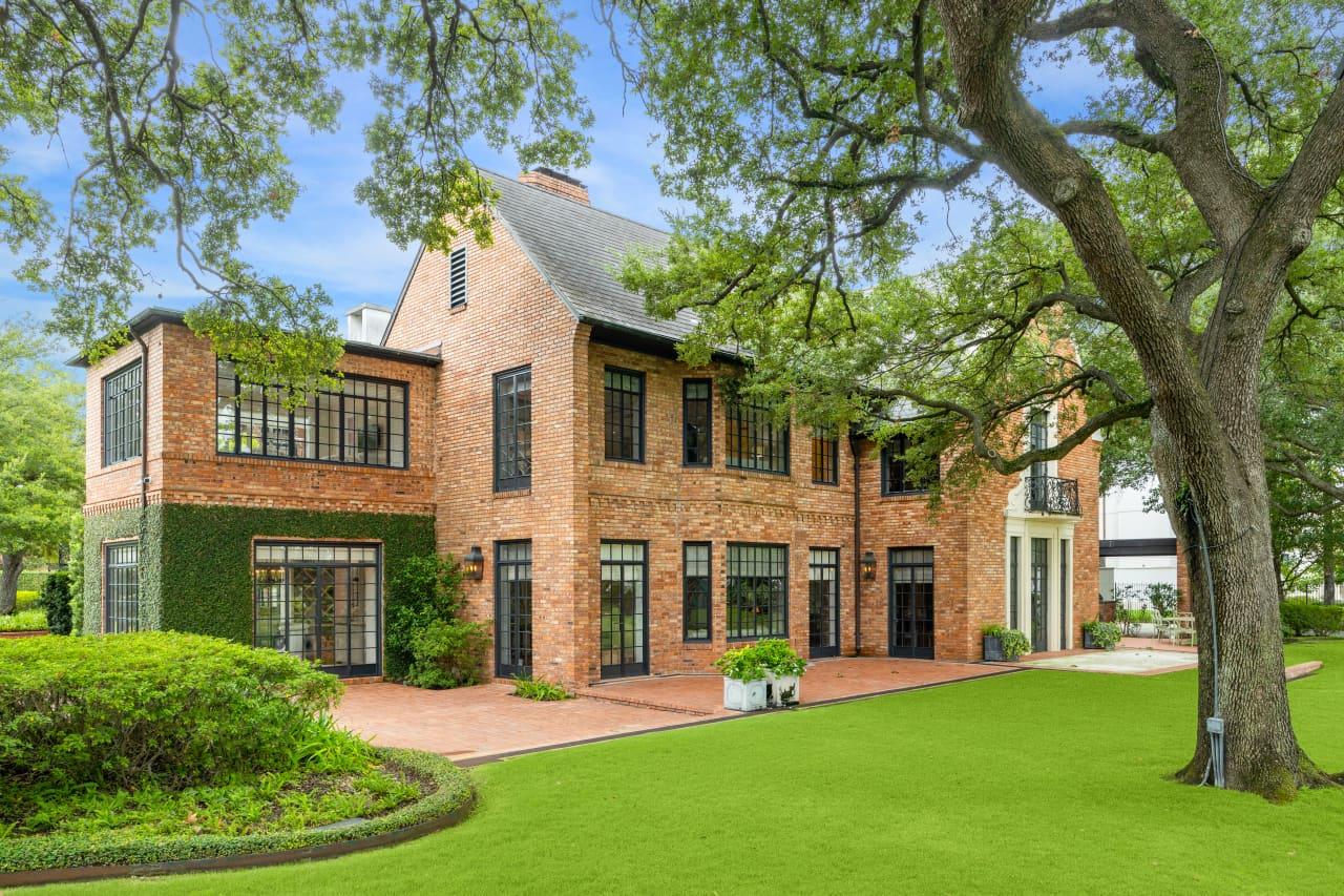 River Oaks upscale home exterior — Houston TX